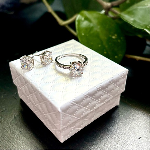 ✨Sterling Silver Solitaire Ring & Pierced Solitaire Earring Set Sz 7 *New* ✨ - Picture 4 of 11